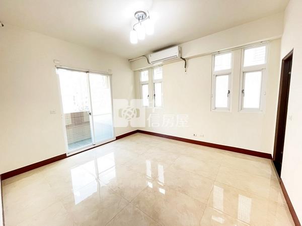 中清愛買旁獨棟臨路別墅房屋室內格局與周邊環境