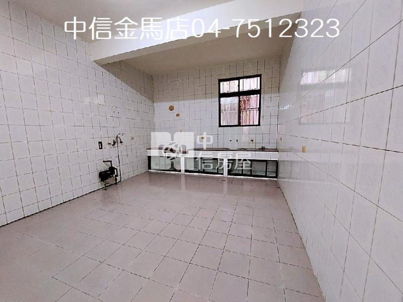 公園路大透天房屋室內格局與周邊環境