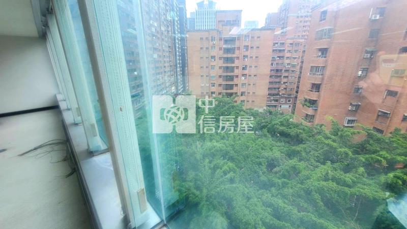 正五期近市府稀有高樓角間商辦房屋室內格局與周邊環境