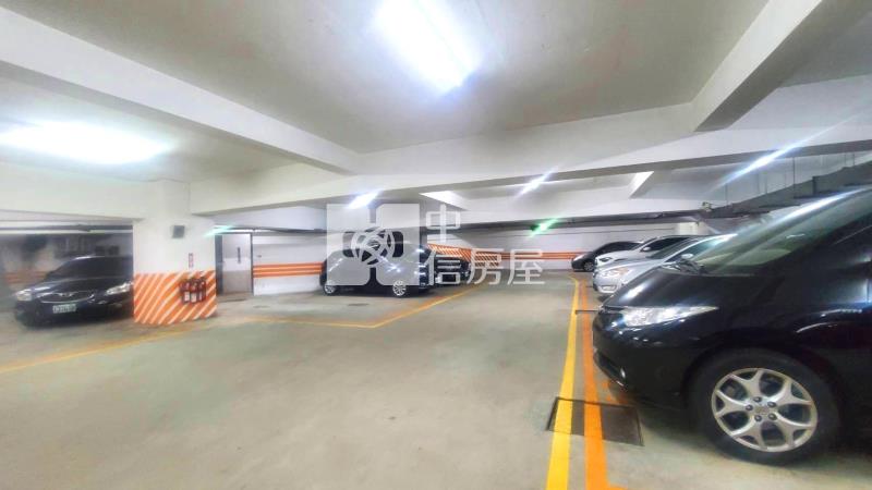 正五期近市府稀有高樓角間商辦房屋室內格局與周邊環境