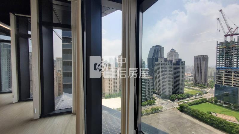 七期商辦地標NTC朝南角間高樓三面採光房屋室內格局與周邊環境
