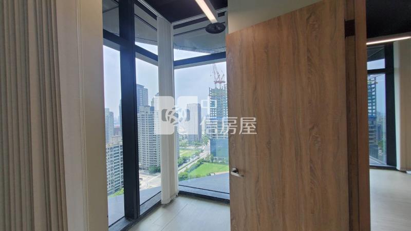 七期商辦地標NTC朝南角間高樓三面採光房屋室內格局與周邊環境