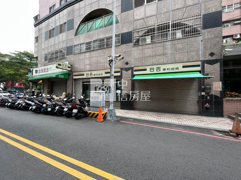 運動公園11米大面寬店面房屋室內格局與周邊環境
