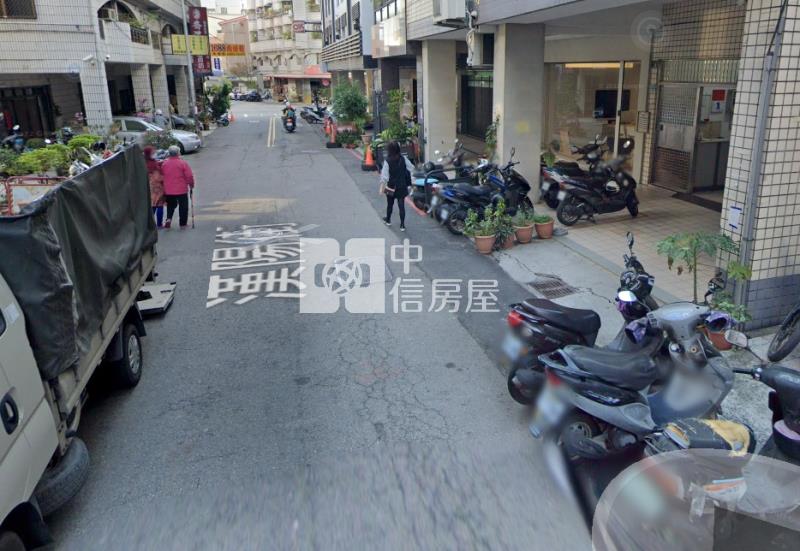 文心中清捷運大面寬店面房屋室內格局與周邊環境
