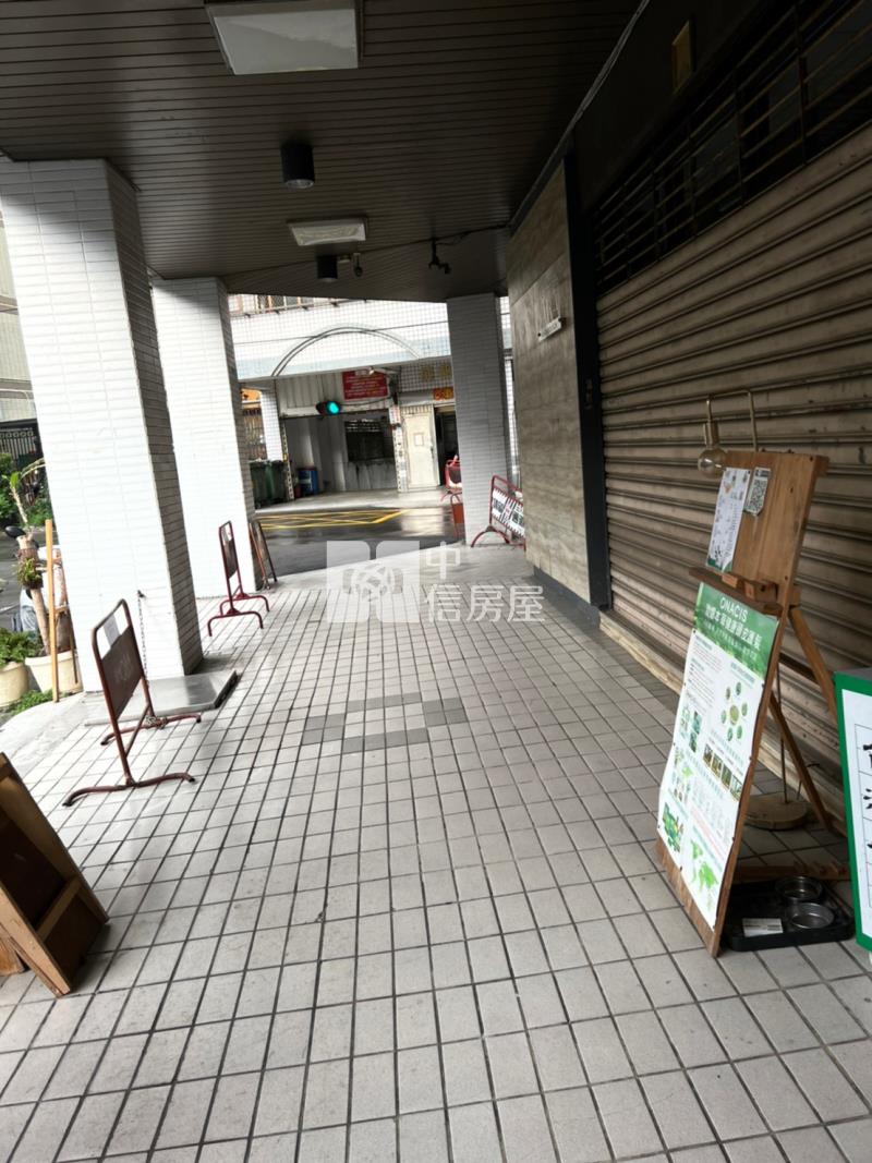文華高中大面寬角店房屋室內格局與周邊環境