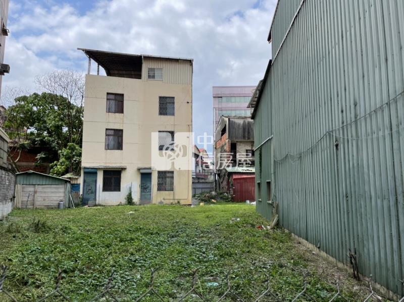 忠貞建地房屋室內格局與周邊環境