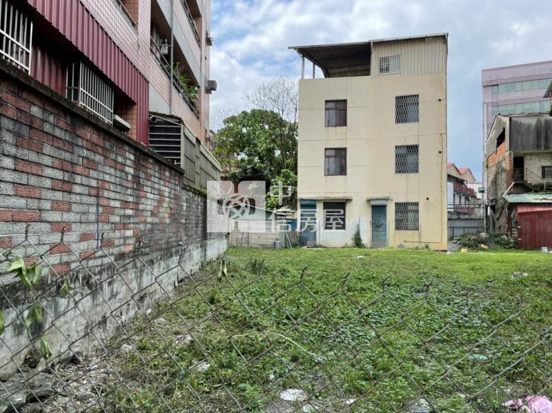 忠貞建地房屋室內格局與周邊環境
