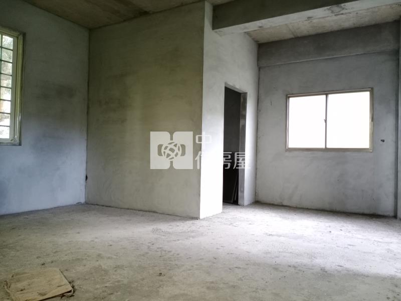 中央大學旁農舍房屋室內格局與周邊環境