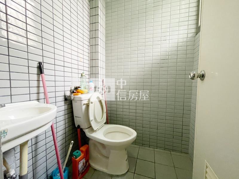 西區忠明南路1-3樓店住房屋室內格局與周邊環境