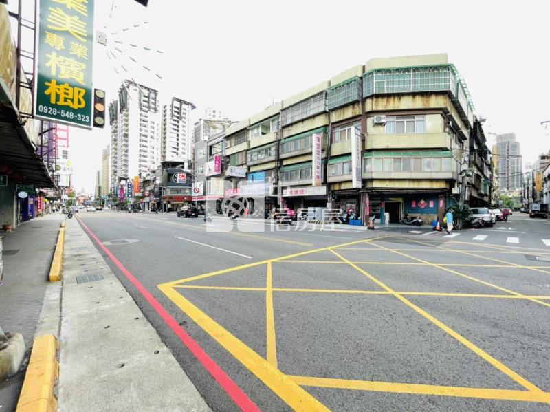 【安家】專任-SOGO旁燙金三角窗透店房屋室內格局與周邊環境