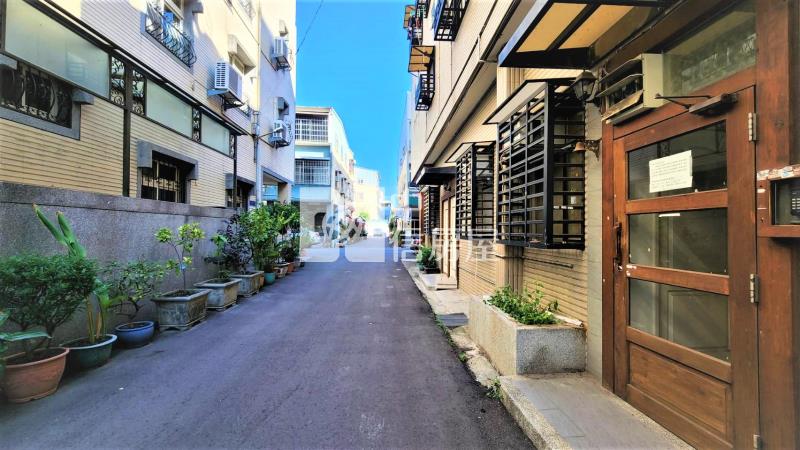 北區住二角間透套前院停車房屋室內格局與周邊環境