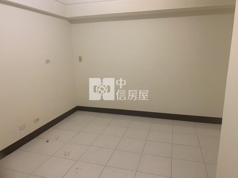 歸仁圓環商圈店面房屋室內格局與周邊環境