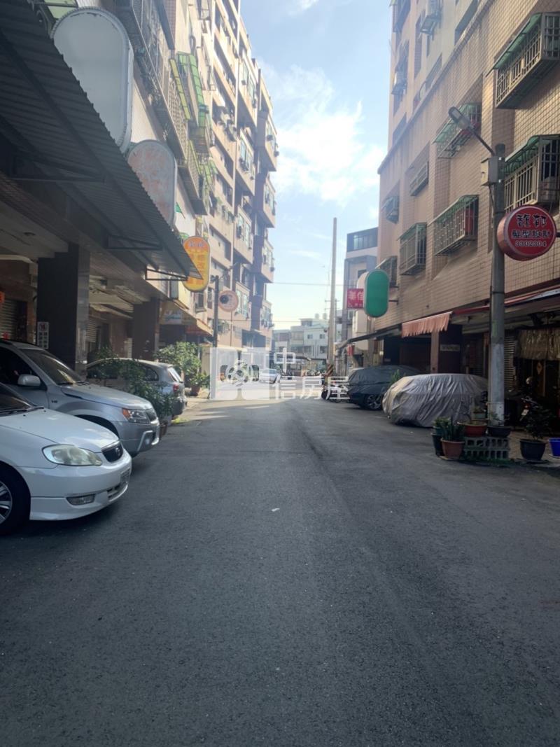 歸仁圓環商圈店面房屋室內格局與周邊環境