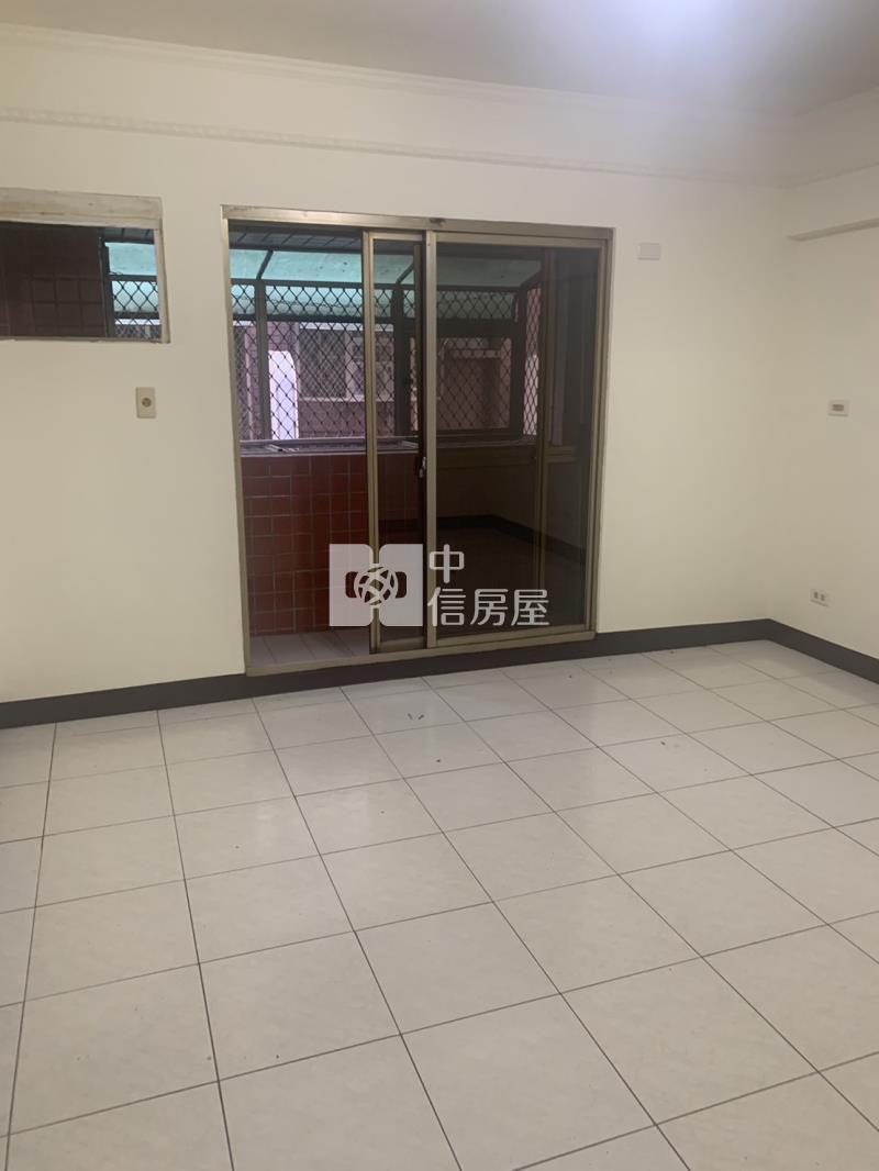 歸仁圓環商圈店面房屋室內格局與周邊環境