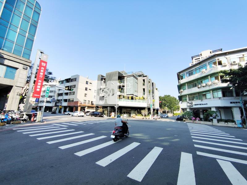 科博商圈大地坪角地房屋室內格局與周邊環境