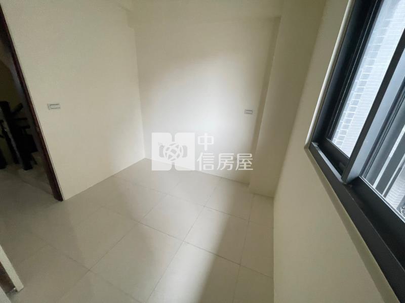 A.親親戲院商圈.全新落成.車庫別墅房屋室內格局與周邊環境