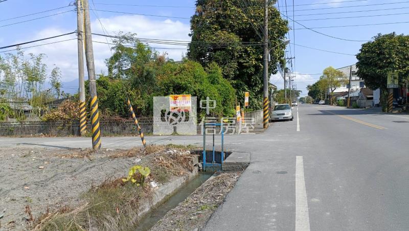 國際慢城雙面路建地房屋室內格局與周邊環境