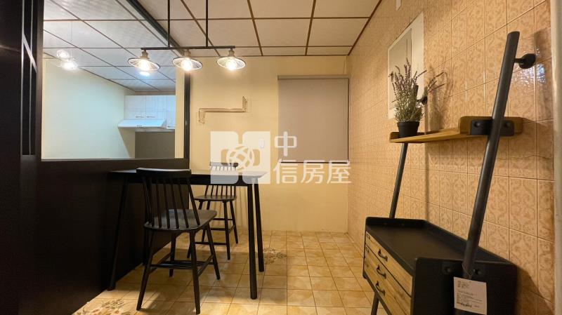 低總價一中角間店面房屋室內格局與周邊環境