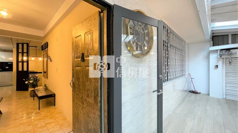 低總價一中角間店面房屋室內格局與周邊環境