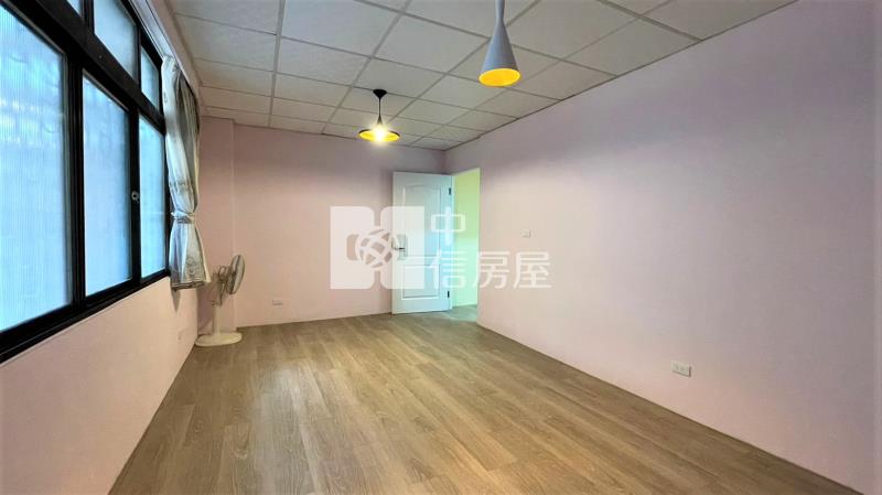 低總價一中角間店面房屋室內格局與周邊環境