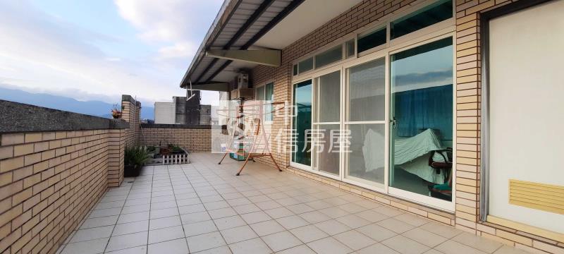近新月商業區金店面房屋室內格局與周邊環境