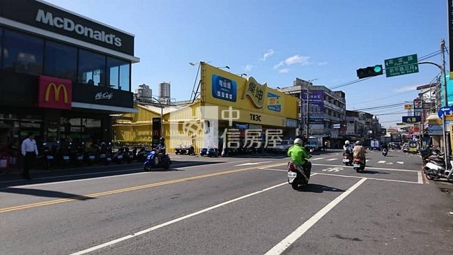 太平面公園臨路別墅(專任)房屋室內格局與周邊環境