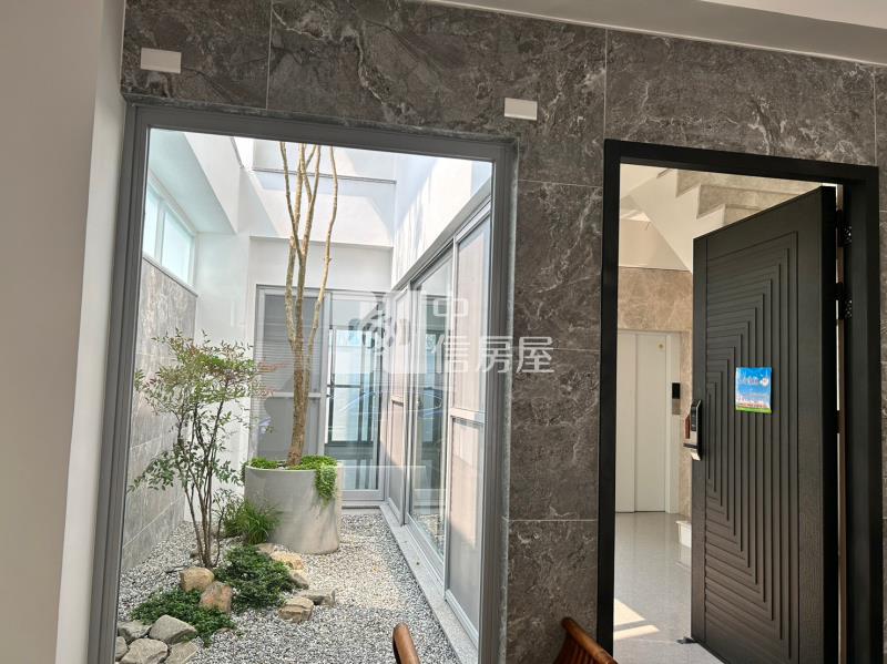 安平遊艇港區全新電梯三車墅房屋室內格局與周邊環境