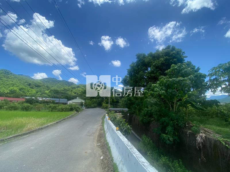 高雄土地 漫蝶山景美濃農地房屋室內格局與周邊環境