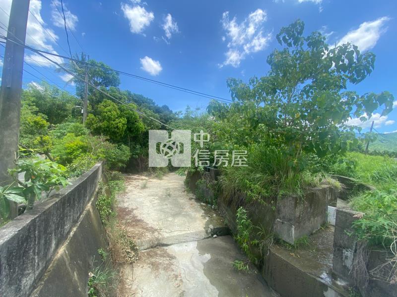高雄土地 漫蝶山景美濃農地房屋室內格局與周邊環境