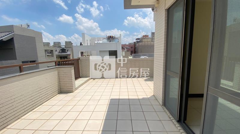 屏東市雙車別墅房屋室內格局與周邊環境