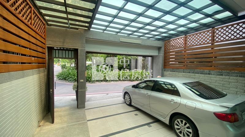 屏東市雙車別墅房屋室內格局與周邊環境