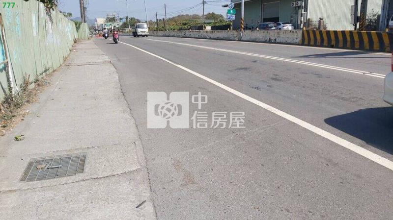燕巢大路邊都內農地(2)房屋室內格局與周邊環境