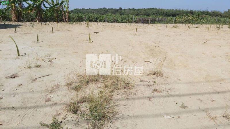 燕巢大路邊都內農地(2)房屋室內格局與周邊環境