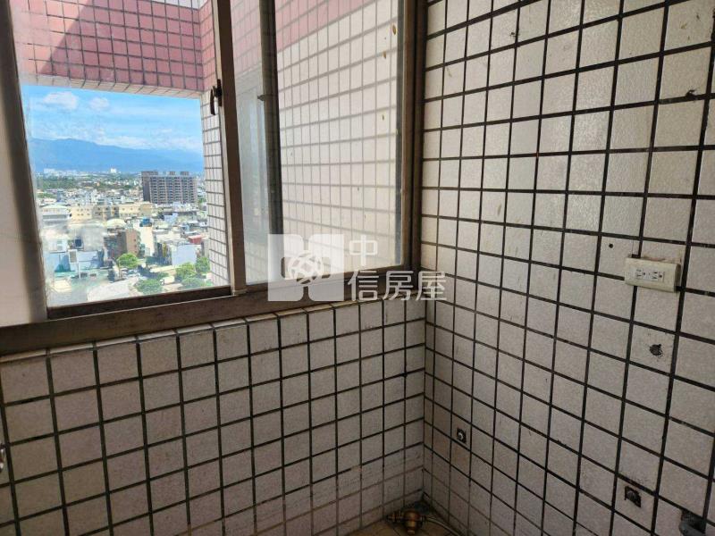 龍岡國小北帝國無敵景觀戶+平面車位房屋室內格局與周邊環境