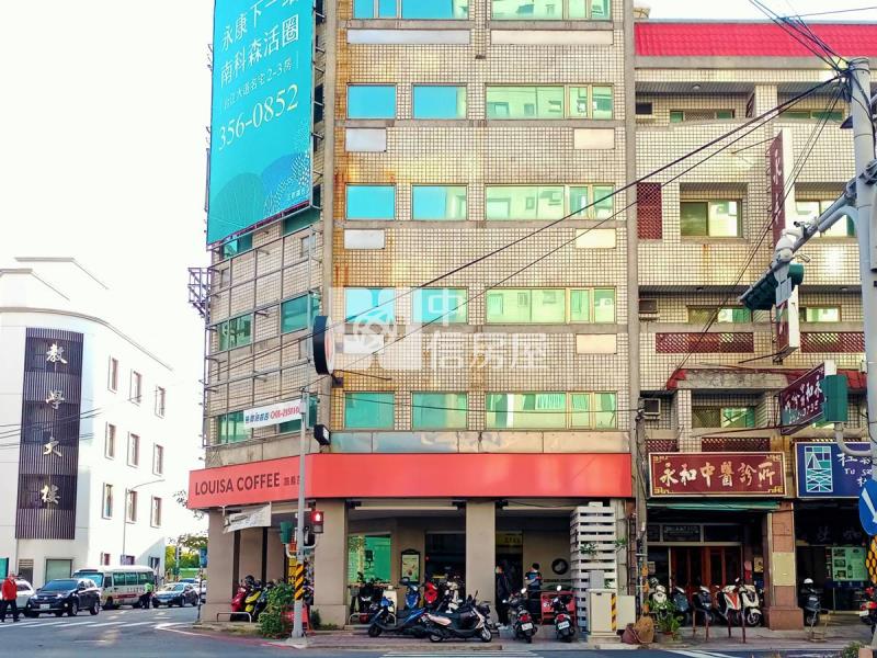 近南台科技大學傳統透天房屋室內格局與周邊環境