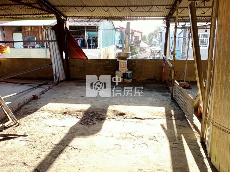 近南台科技大學傳統透天房屋室內格局與周邊環境