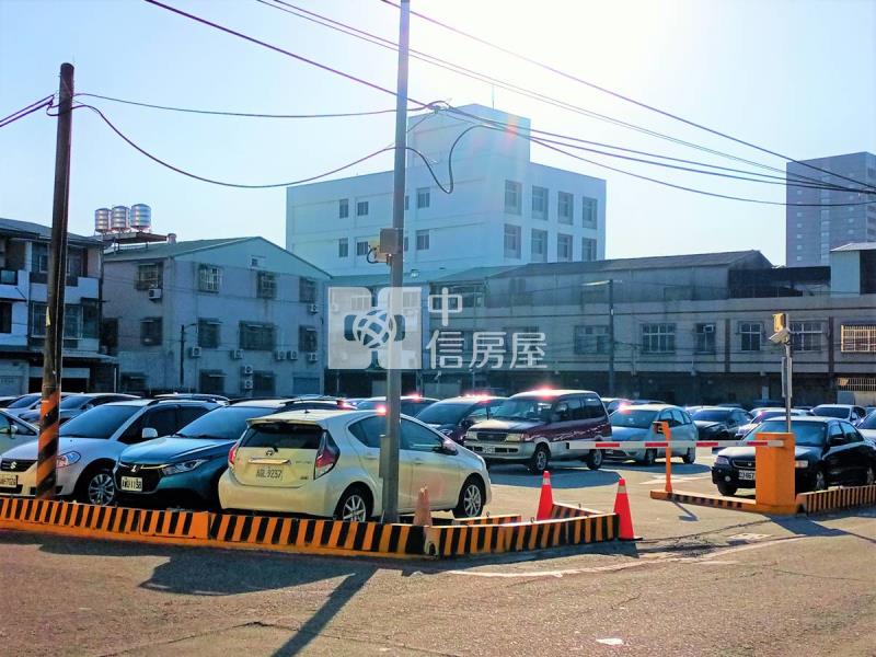 近南台科技大學傳統透天房屋室內格局與周邊環境