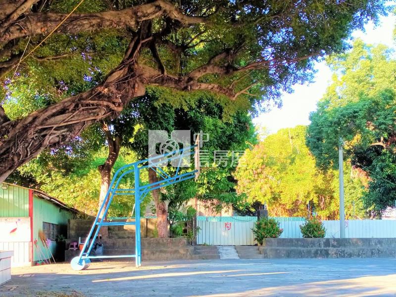 近南台科技大學傳統透天房屋室內格局與周邊環境