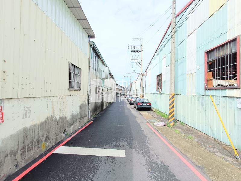 太平.臨12M路,一級地段.角地.都內農地(有未保登大倉庫.大貨車可達)房屋室內格局與周邊環境