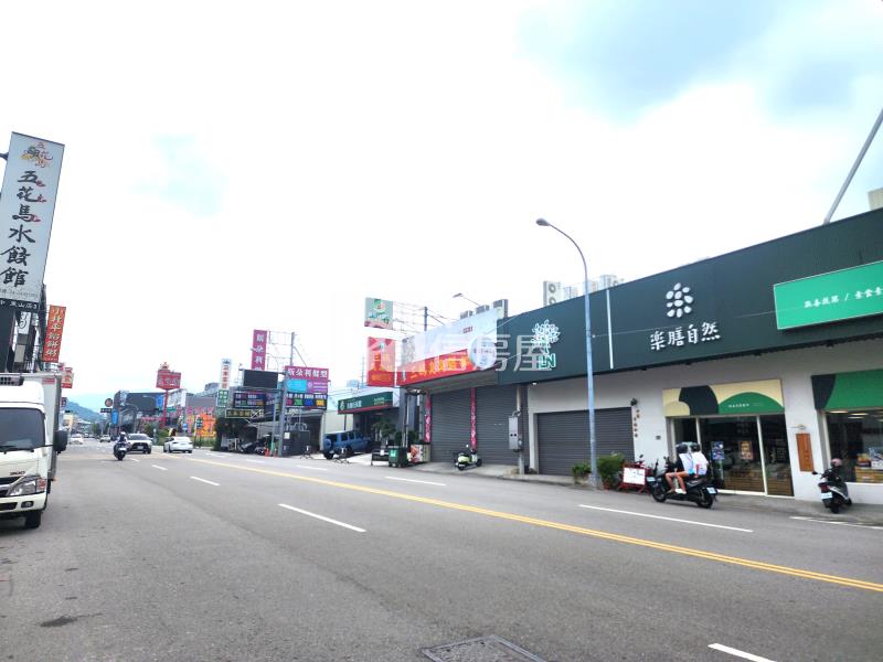 十期軍功商圈透天店面房屋室內格局與周邊環境