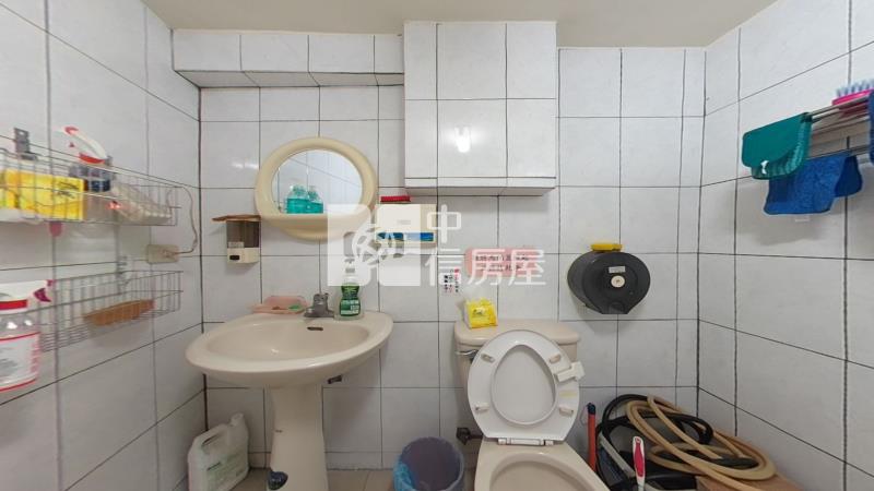 臺灣大道邊間電梯透店房屋室內格局與周邊環境
