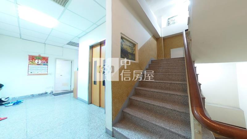 臺灣大道邊間電梯透店房屋室內格局與周邊環境