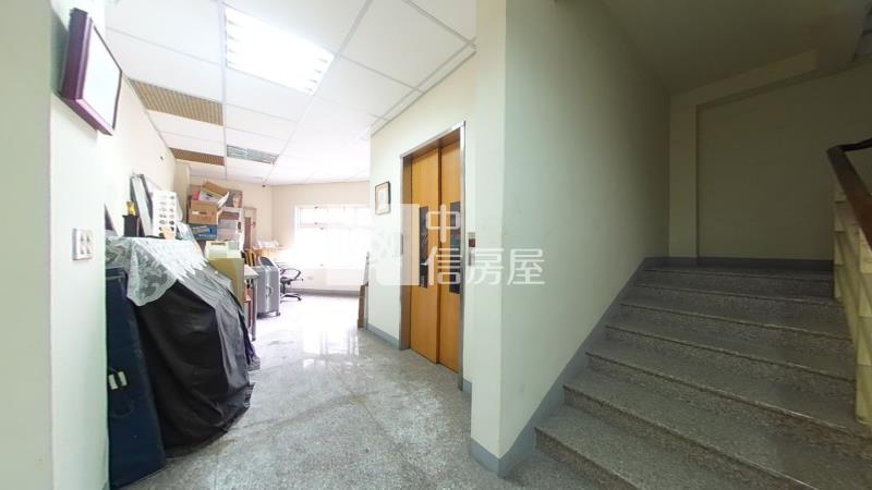 臺灣大道邊間電梯透店房屋室內格局與周邊環境