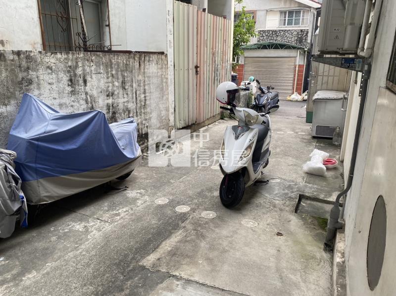 中國醫正學士路透天店面房屋室內格局與周邊環境