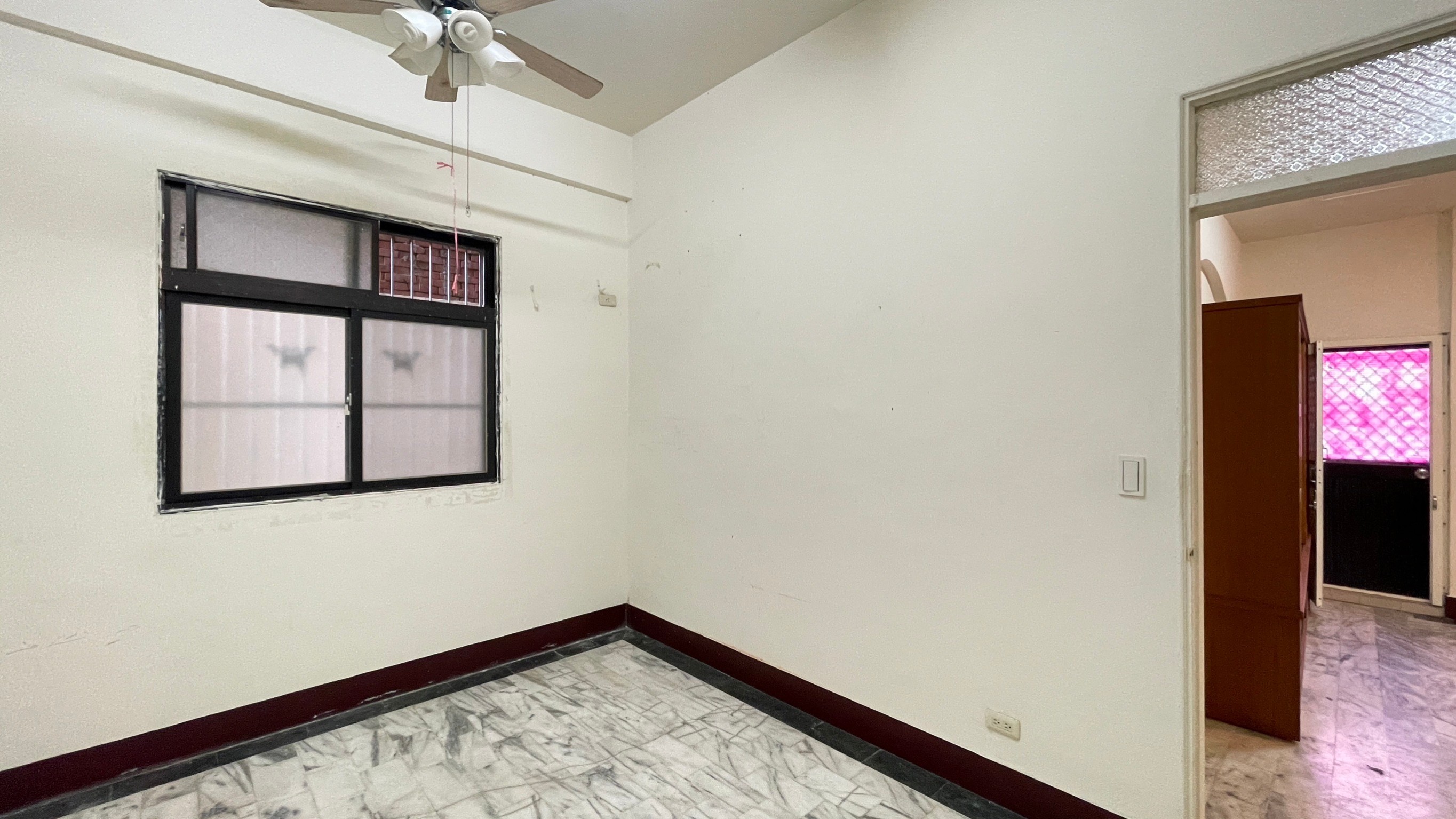 衛道路公寓一樓有大後院房屋室內格局與周邊環境