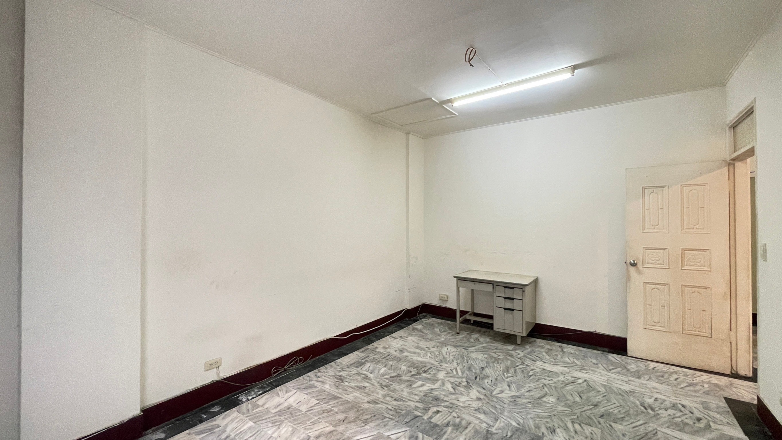 衛道路公寓一樓有大後院房屋室內格局與周邊環境