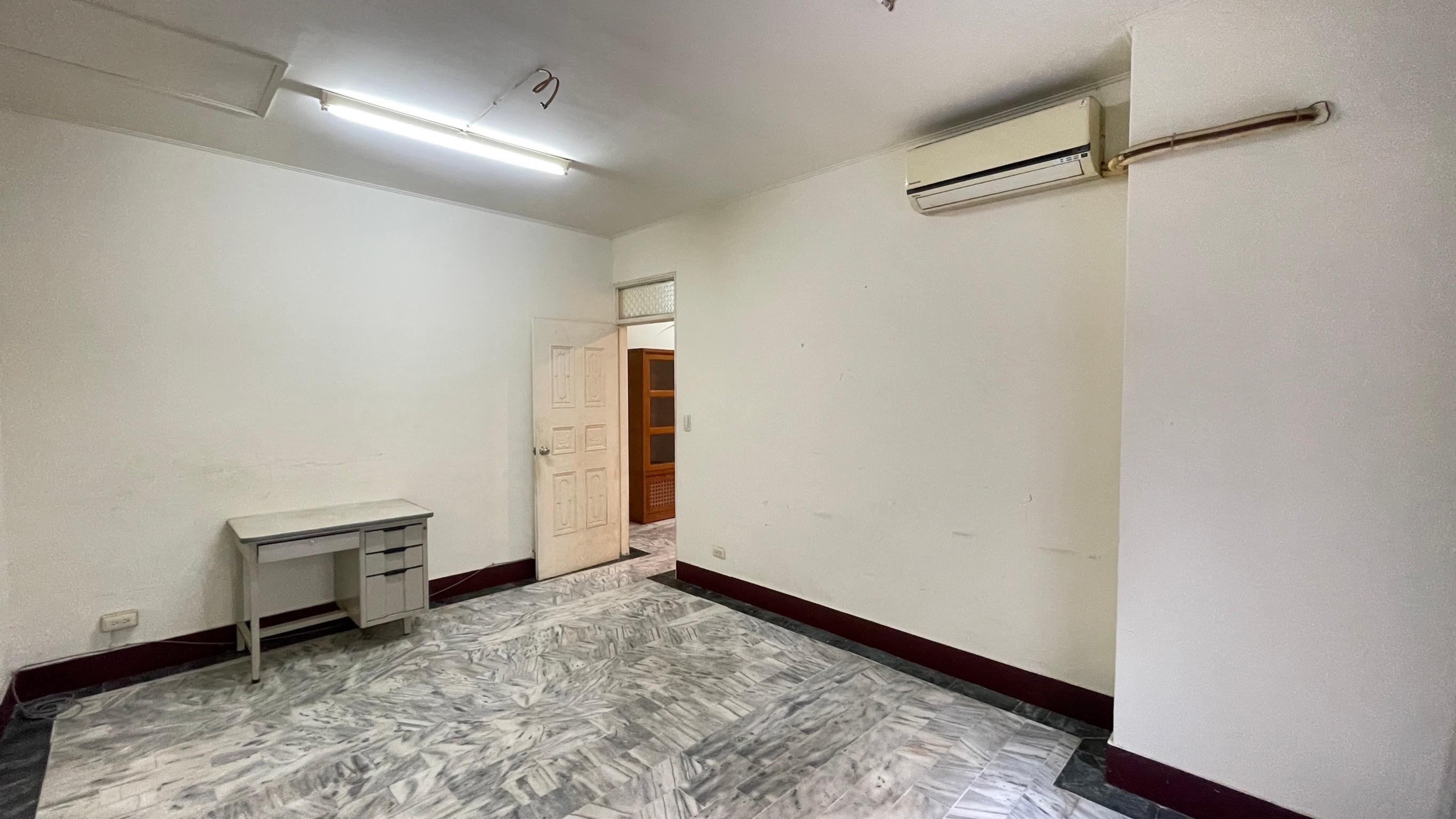 衛道路公寓一樓有大後院房屋室內格局與周邊環境