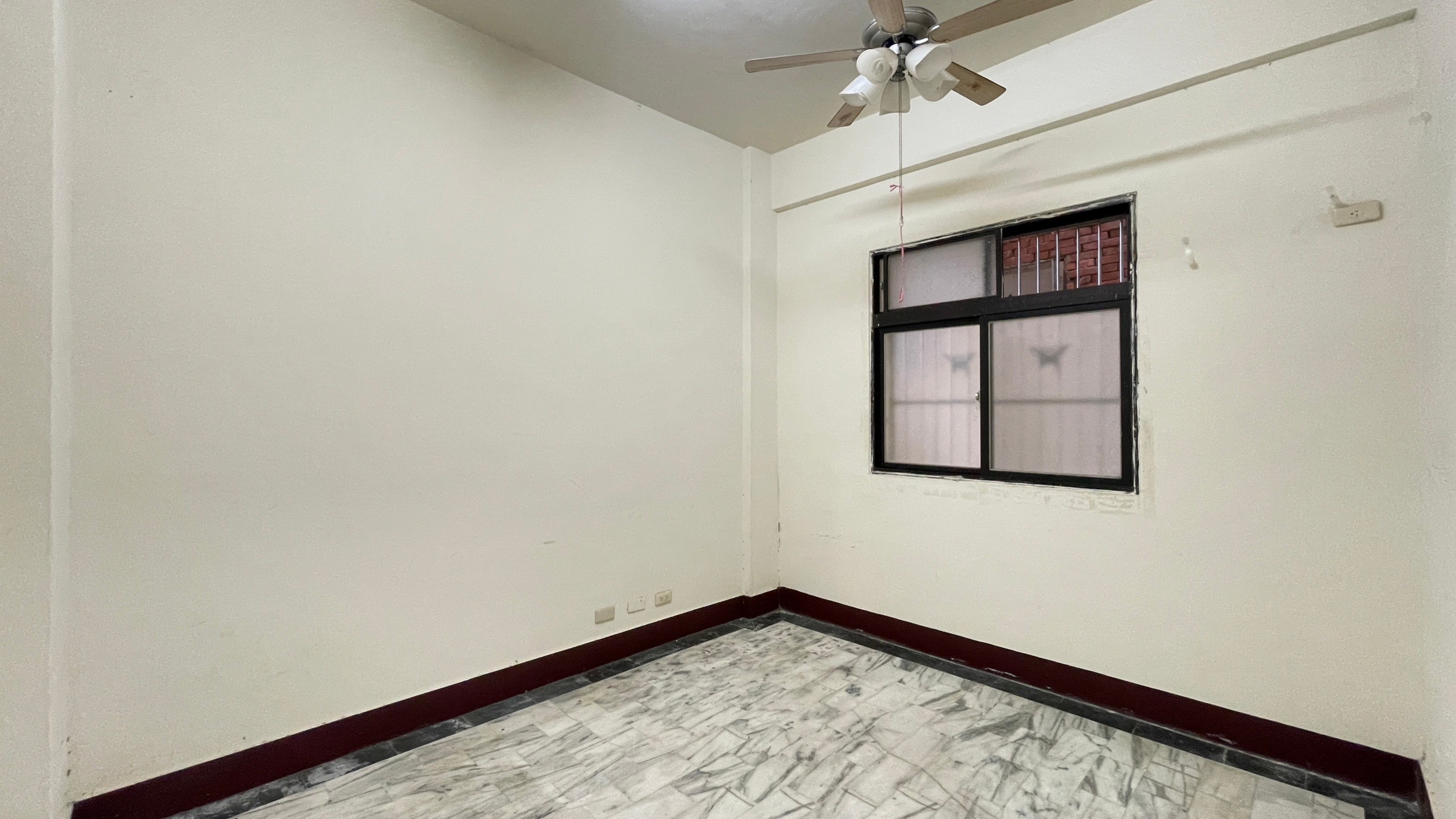 衛道路公寓一樓有大後院房屋室內格局與周邊環境