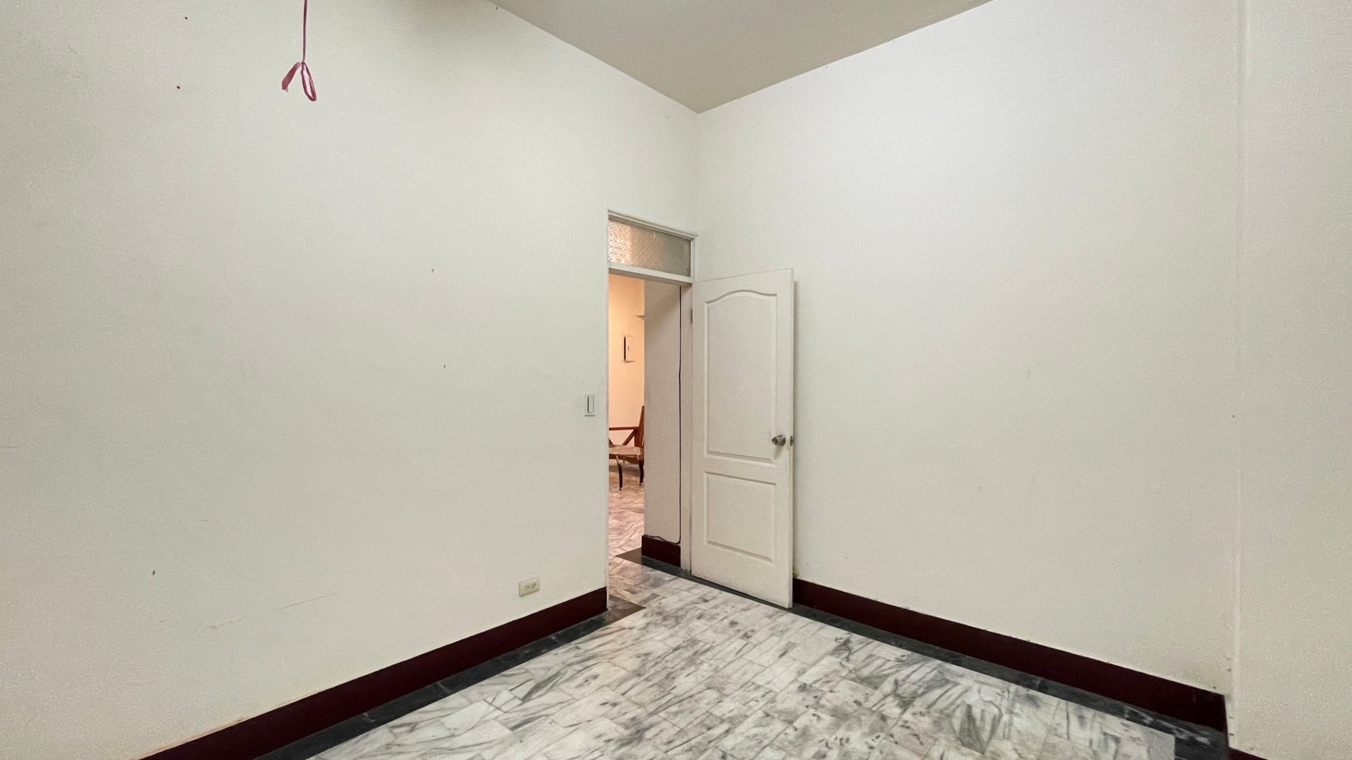 衛道路公寓一樓有大後院房屋室內格局與周邊環境