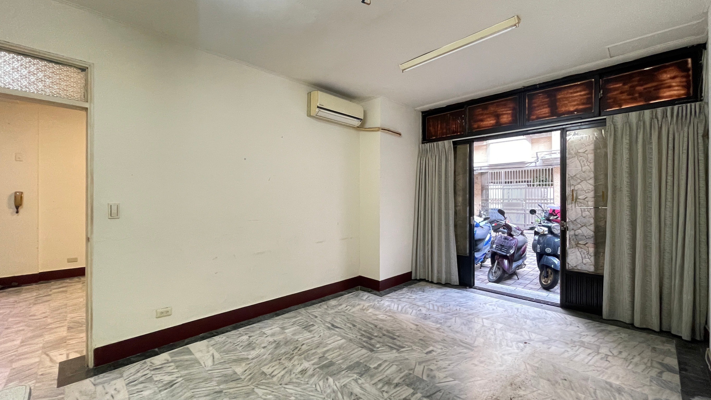 衛道路公寓一樓有大後院房屋室內格局與周邊環境